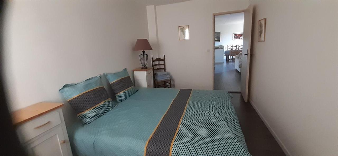 Le Gite Des Cinq Cepages Fréjus Kültér fotó